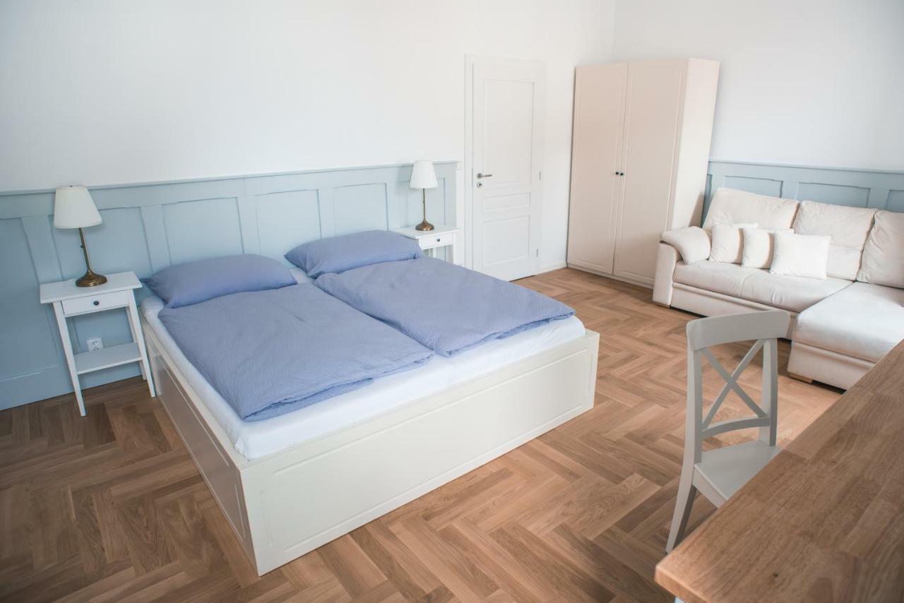 Penzion Masarykova 37 Hluboka Nad Vltavou Luaran gambar